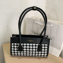 New Tide Autumn Winter Fashion Versatile Plaid Hand