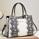 One-shoulder Portable Messenger Bag Is Popular For Women's