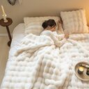 Polyester Carpet Rabbit Bubble Velvet Thickened Nap Blanket