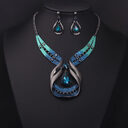 Crystal Gemstone Short Clavicle Necklace
