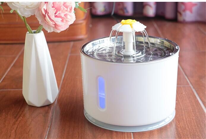 Fashion Automatic Lower Style DogKitten Water Drinking Pet