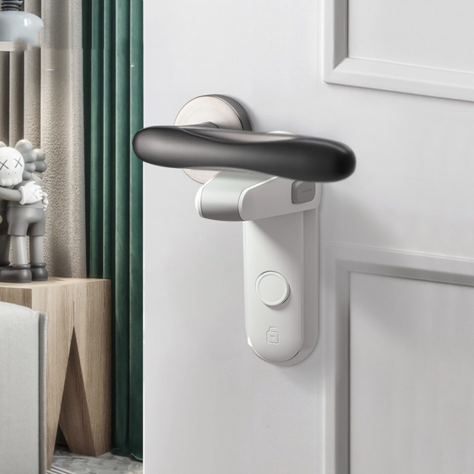Children's Door Lever Lock Opening Artifact Anti-cat Anti-pet
