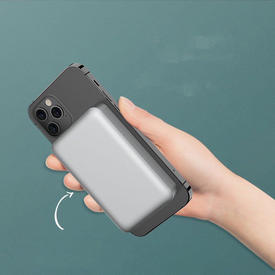 Applicable To12 Wireless Magnetic Charging Power Bank Mobile