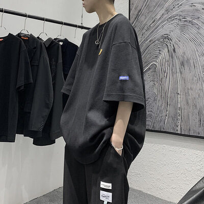 Japanese Casual Men''s 5-sleeve T-shirt Loose Fashion Brand