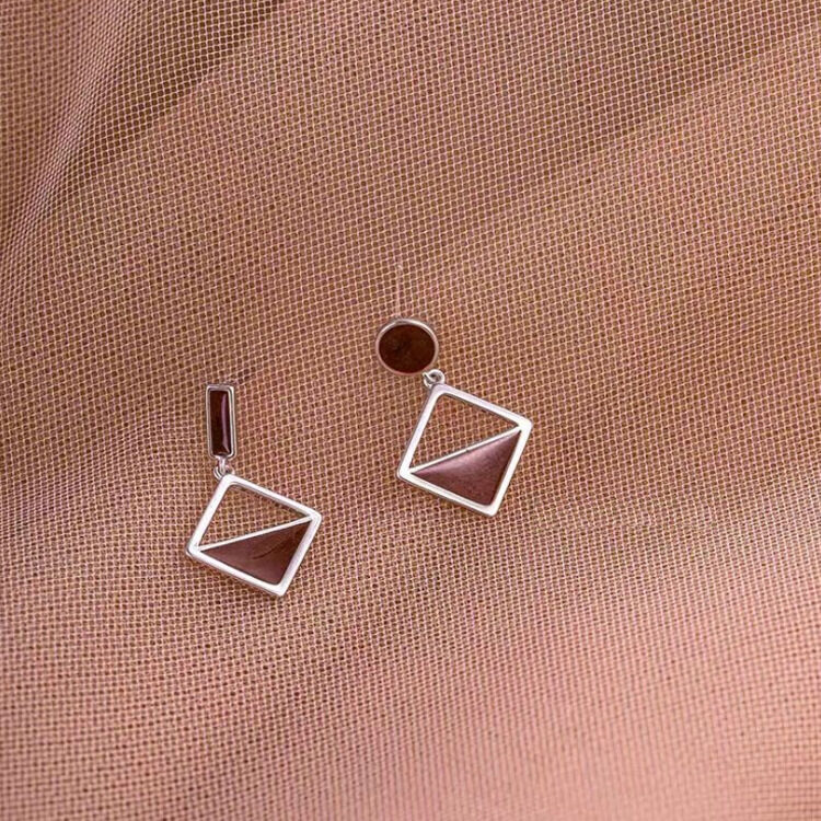 Temperament Earrings Asymmetrical Frosty