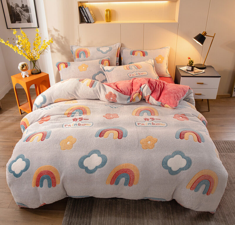 Four-piece Bedding With Velvet Sheets To Keep Warm