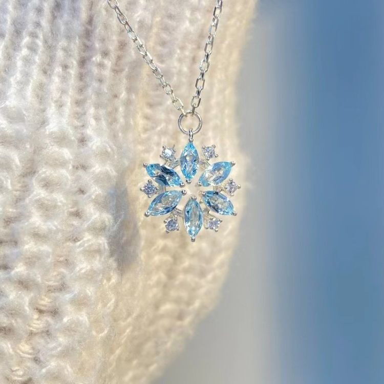 Fashion Jewelry Rhinestone Sky Blue Snowflake Pendant Women's
