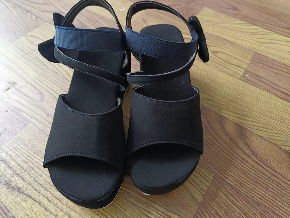 Plus Size Suede Wedge Peep Toe Sandals