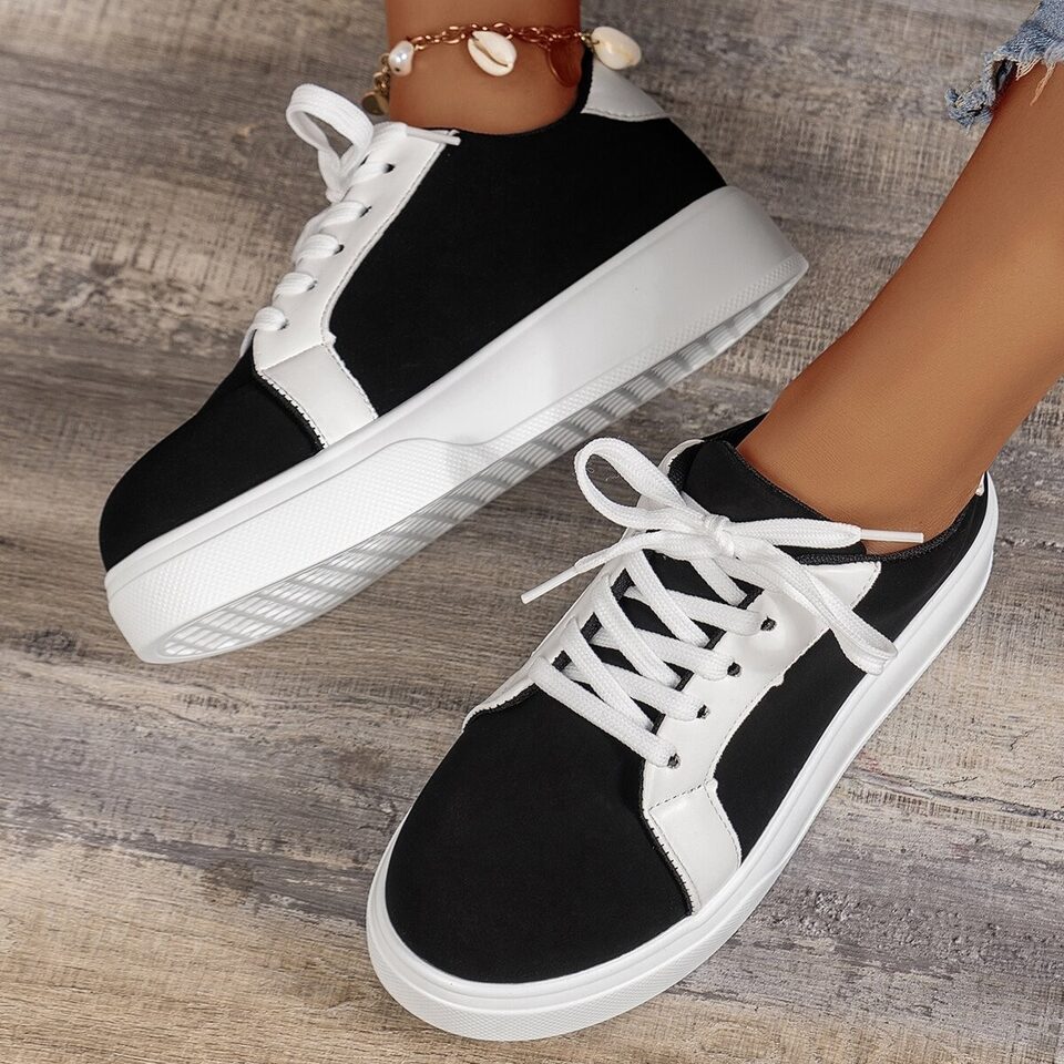 New Lace-up Flats Women Walking Sports Skateboard Shoes