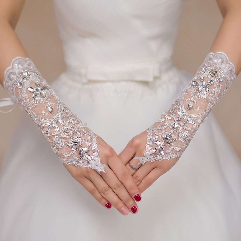 New Bridal Lace Sewing Diamond Wedding Gloves Short