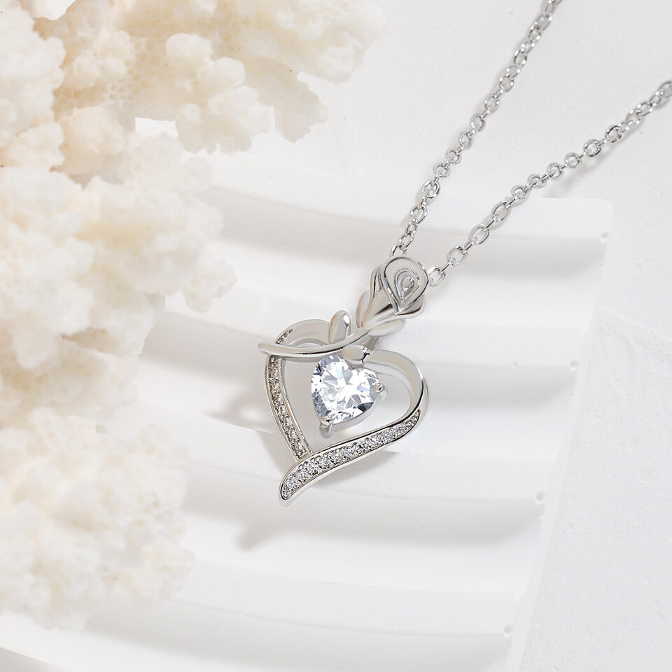 Rose Heart-shaped Necklace With Rhinestones Fashion Everlasting Flower