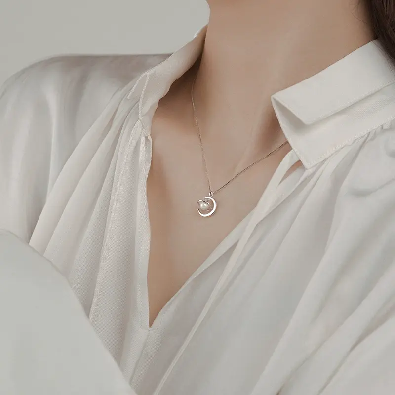 Women's Planet Necklace Niche Design Temperament Saturn Clavicle