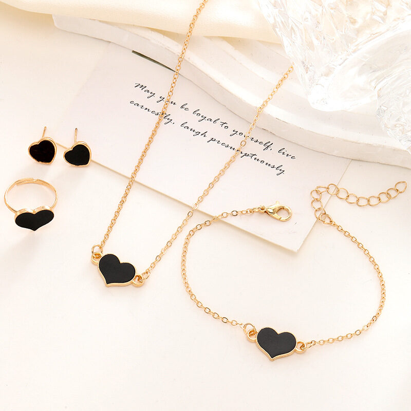 Simple Love Jewelry Women's Fashion Necklace Suit Heart