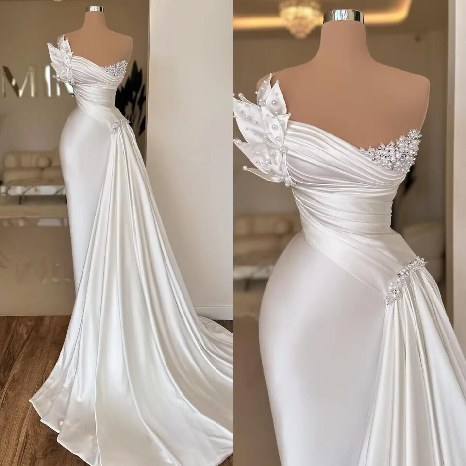 White Graceful Satin Simple Lightweight Wedding Dress Long