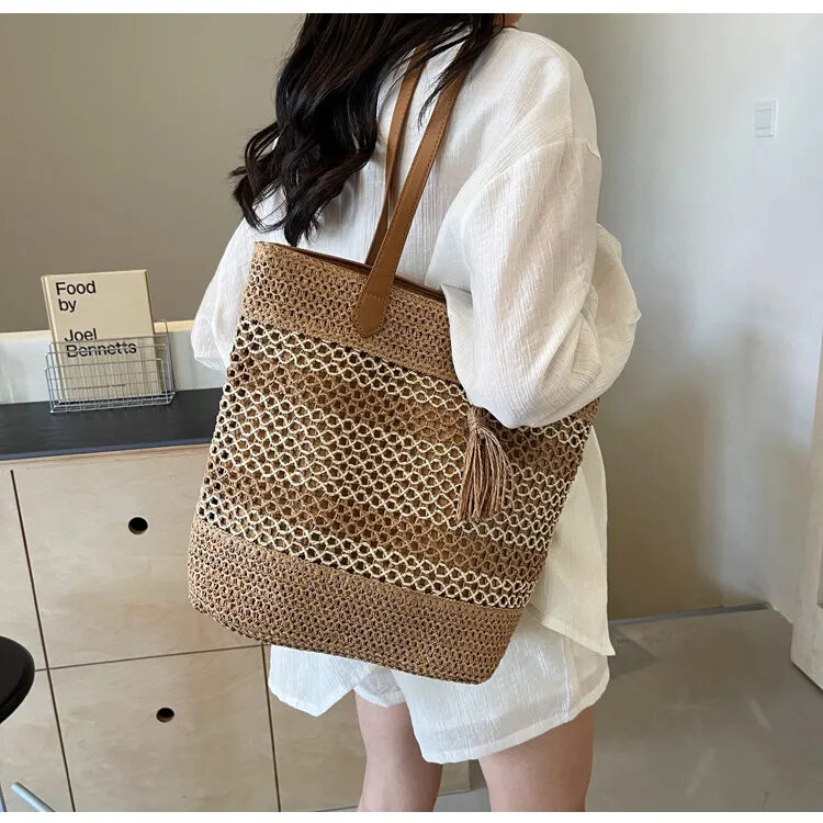 Summer Stripe Straw Sholder Bags With Tassel Pendant
