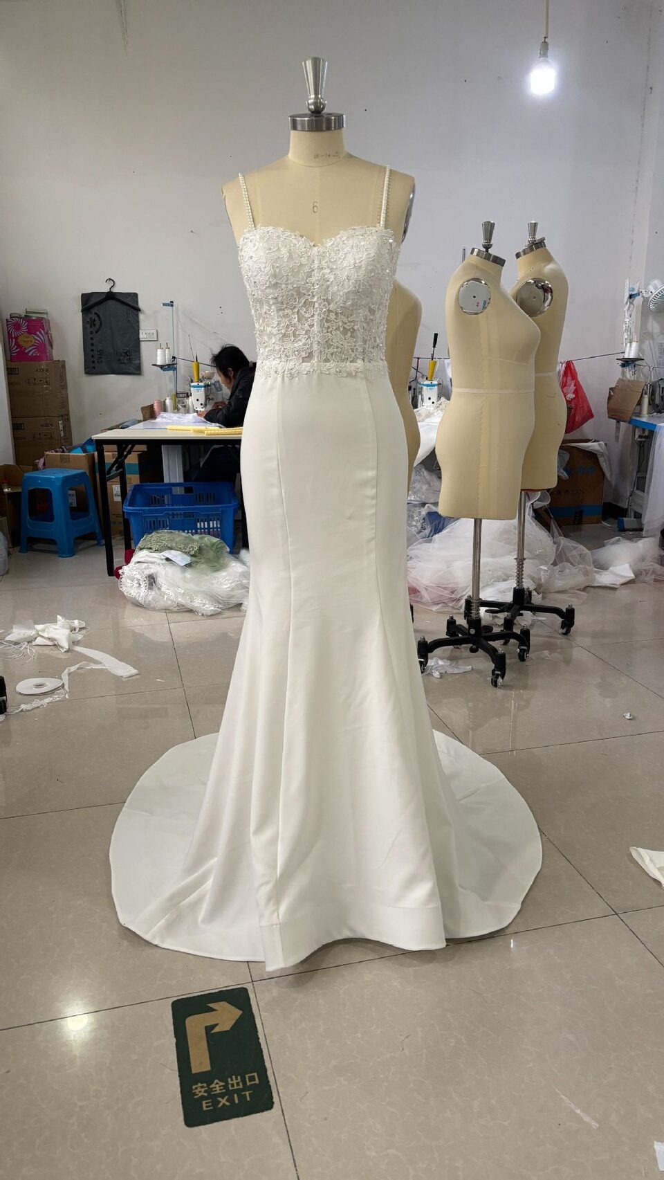 White Simple Trip Shoot Fishtail Bridal Tube Top