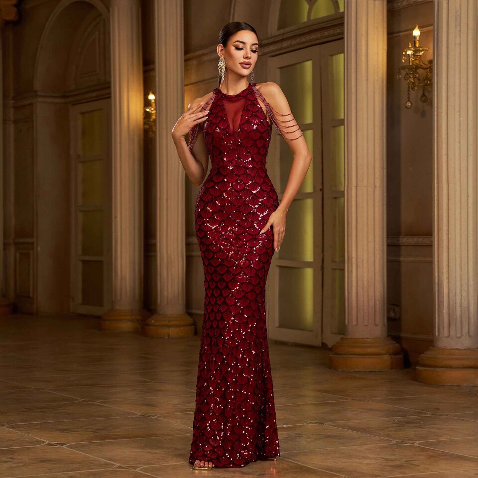Elegant Sleeveless Round Neck Sequins Slim Sheath Banquet