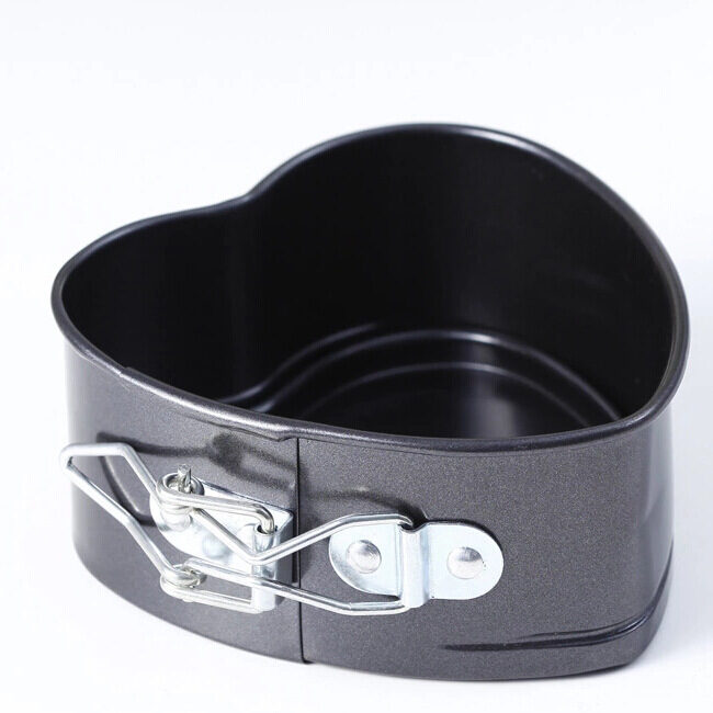 The heart-shaped pan live slipknot non stick baking