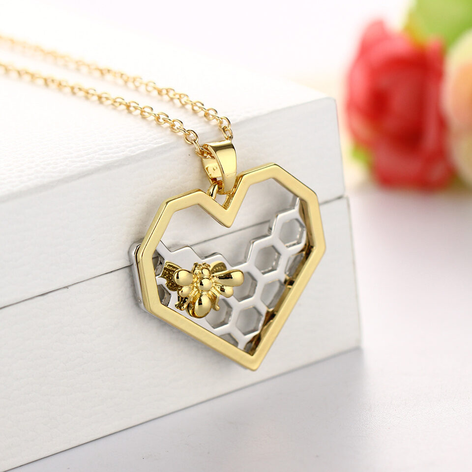 Honeycomb Bee Heart Pendant Necklaces For Women Gold