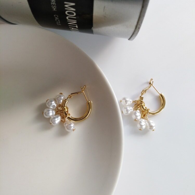 Pearl tassel earrings simple