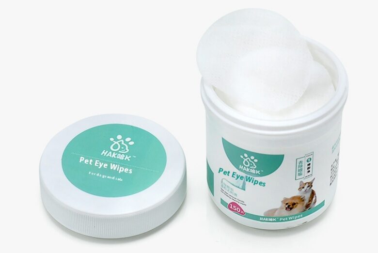 Wet wipes for pets