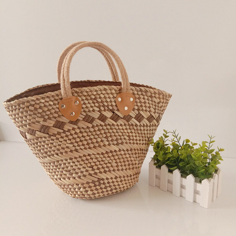 Simple Retro Handmade Aquatic Straw Woven Bag