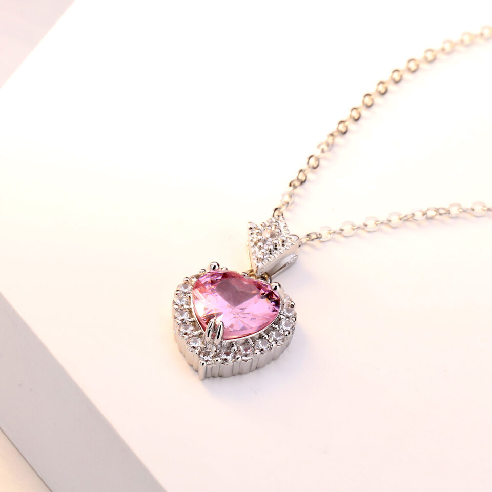 Micro-set zircon heart necklace