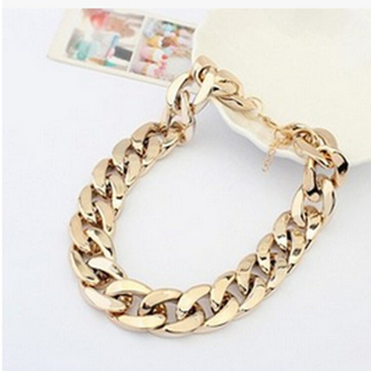 Thick chain clavicle
