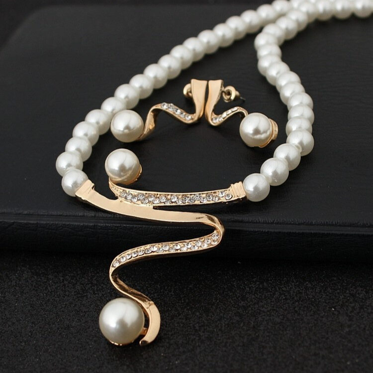 European fashion diamond crystal pearl necklace earrings set