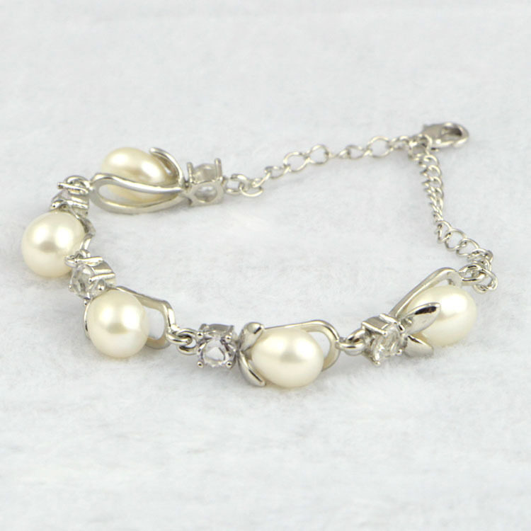 Pearl bracelet jewelry