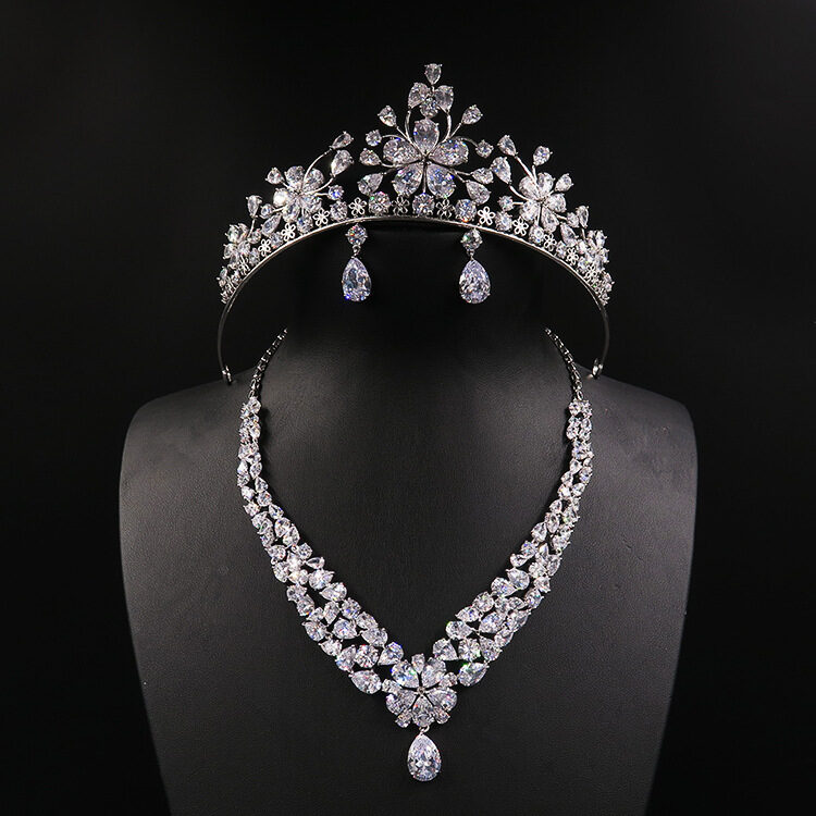 Bride headdress crown necklace three piece Earrings Korean